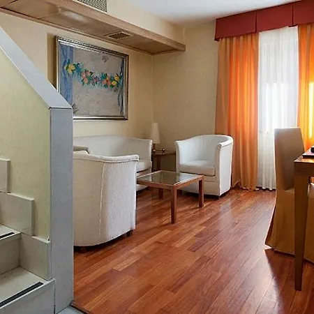 فندق Nh Collection Palacio De Castellanos 4*